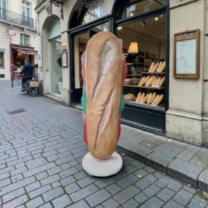 Wielka Figura Reklamowa Kanapka Bagietka – Potykacz Gastronomiczny do Piekarni