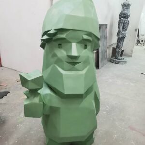 Modernistyczna Figura Ogrodowa Krasnal Low Poly – Zielona Rzeźba Geometryczna